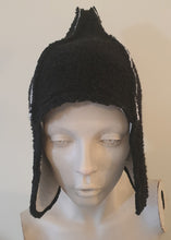 Load image into Gallery viewer, Black and Cream Stokie