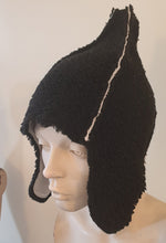 Load image into Gallery viewer, Black and Cream Stokie